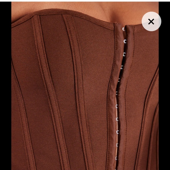 Corset - Picture 1 of 5